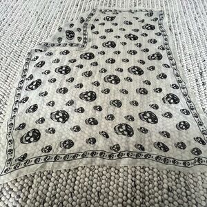 Alexander McQueen  scarf
